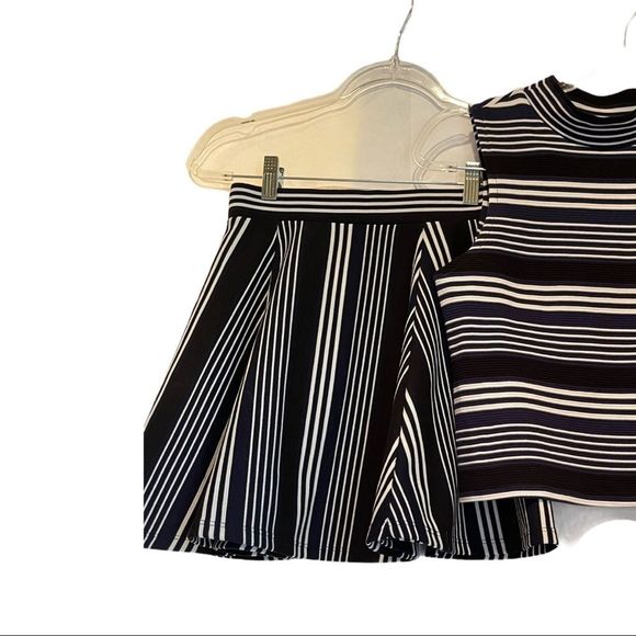 H&M 2 piece outfit. Shirt and skirt navy blue and white - Picture 7 of 16